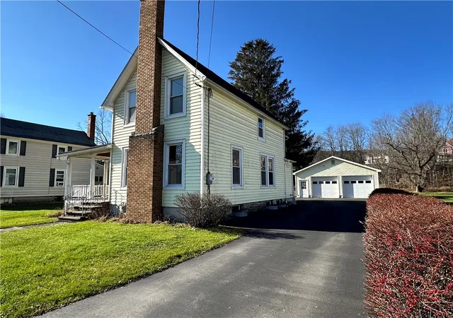 Photo 4 of Single family home for sale at 69 Liberty St, Walton, NY 13856 | MLS# R1653147 | Listing updated on 2026-08-04