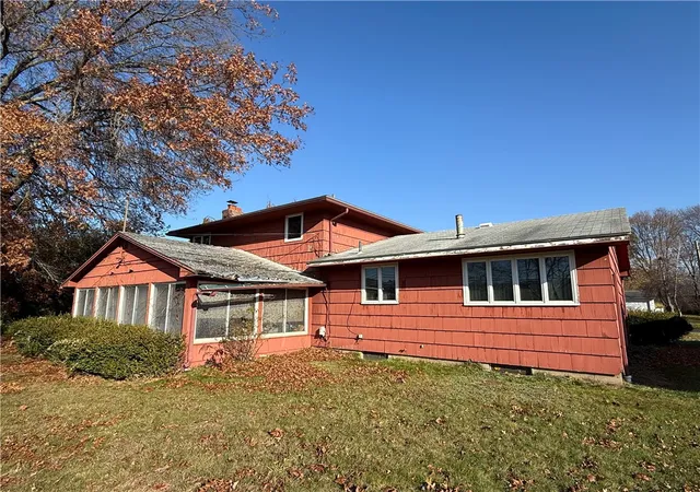 Photo 3 of Sale Pending at 223 Mascot Dr, Rochester, NY 14626 | MLS# R1650977 | Listing updated on 2026-01-30