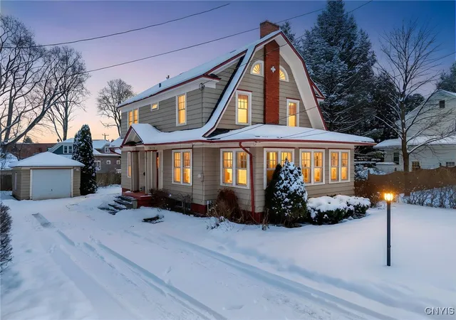 1st image of 313 Strathmore Dr, Syracuse, NY 13207 | MLS# S1653624