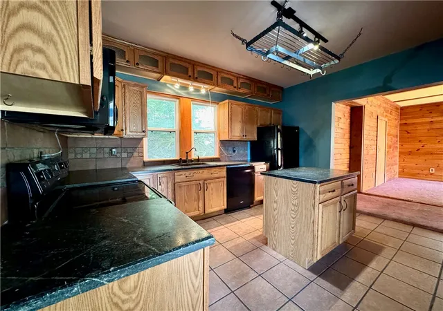 4th image of 34 Morgan Ave, Oneonta, NY 13820 | MLS# R1653802