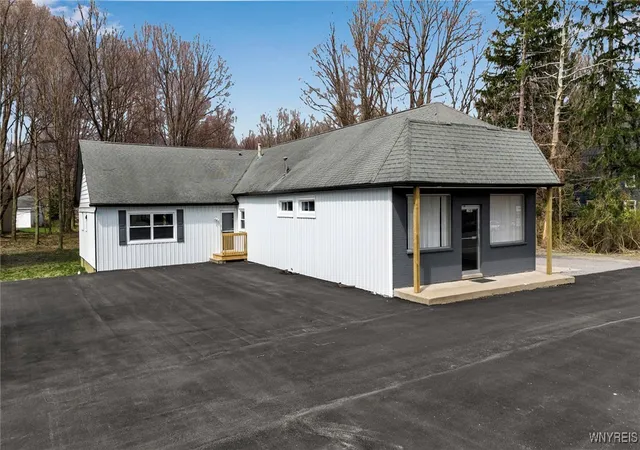 Homes for sale in Alden, NY | 12482 Broadway St, Alden, NY 14004 | MLS# B1653812