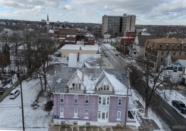 Listing Photo 5 - Condo for sale in building located at 955 Niagara Ave, Niagara Falls, NY 14305
