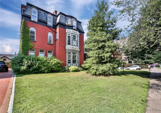 Homes for sale in Buffalo, NY | 176 North St, Buffalo, NY 14201 | MLS# B1654665