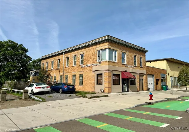 Homes for sale in Buffalo, NY | 1792 Niagara St, Buffalo, NY 14207 | MLS# B1652059