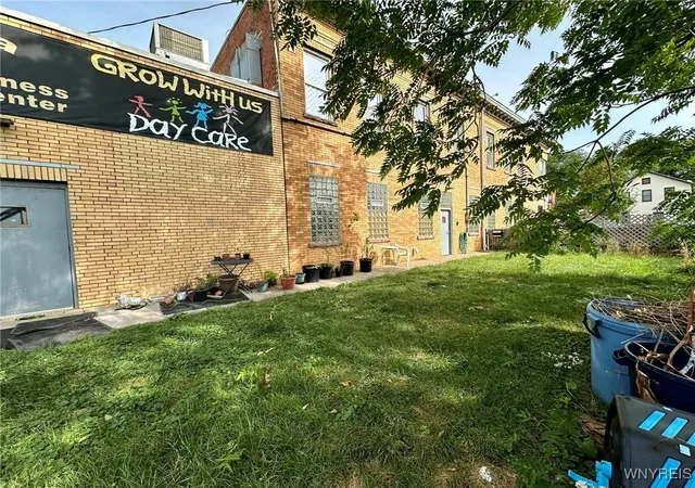 Homes for sale in Buffalo, NY | 1792 Niagara St, Buffalo, NY 14207 | MLS# B1652059