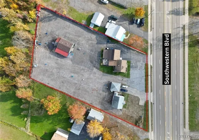 13th image of 3964 Southwestern Blvd, Orchard Park, NY 14127 | MLS# B1654758