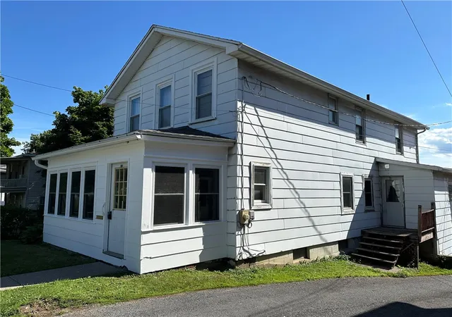 Homes for sale in Geneva City, NY | 245 N Main St, Geneva City, NY 14456 | MLS# R1644103