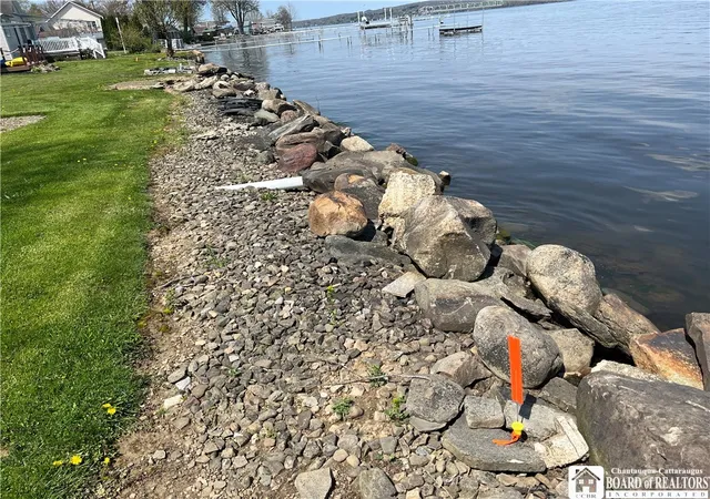3rd image of 2398 Lakeside Dr, Busti, NY 14710 | MLS# R1655137