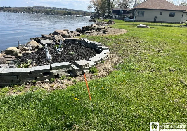4th image of 2398 Lakeside Dr, Busti, NY 14710 | MLS# R1655137