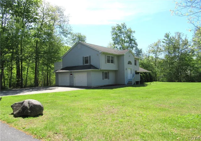 2nd image of 11 Dreps Dr, Carmel, NY 10541 | MLS# S1653480