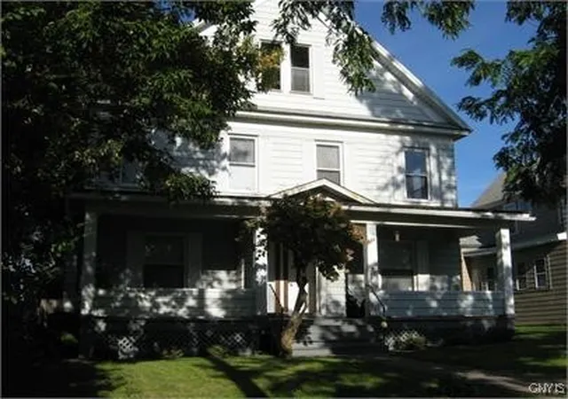 Homes for sale in Syracuse, NY | 121 Sedgwick St, Syracuse, NY 13203 | MLS# S1656061