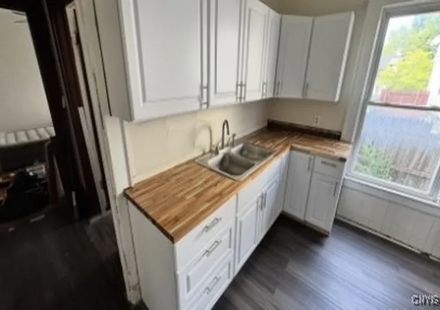 3rd image of 121 Sedgwick St, Syracuse, NY 13203 | MLS# S1656061