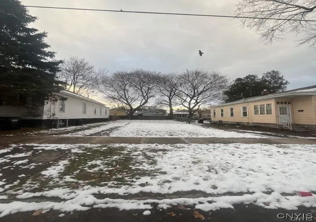 1st image of 211 Grumbach Ave, Syracuse, NY 13203 | MLS# S1656274