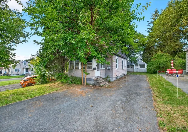Homes for sale in De Witt, NY | 308 Nelson Ave, De Witt, NY 13057 | MLS# S1656092