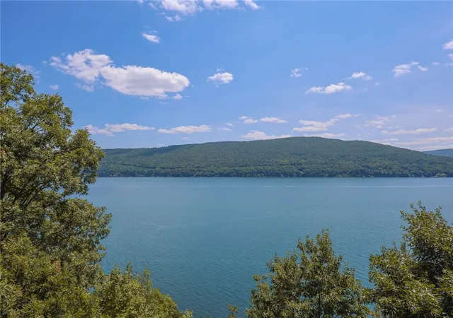 2nd image of 130 Cliffside Dr, Canandaigua, NY 14424 | MLS# R1656182