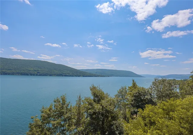Photo 4 of Condo for sale at 130 Cliffside Dr, Canandaigua, NY 14424 | MLS# R1656182 | Listing updated on 2026-07-23