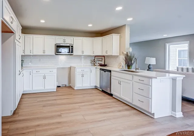 Homes for sale in Cheektowaga, NY | 150 Cloverleaf Ct #1, Cheektowaga, NY 14043 | MLS# B1656440
