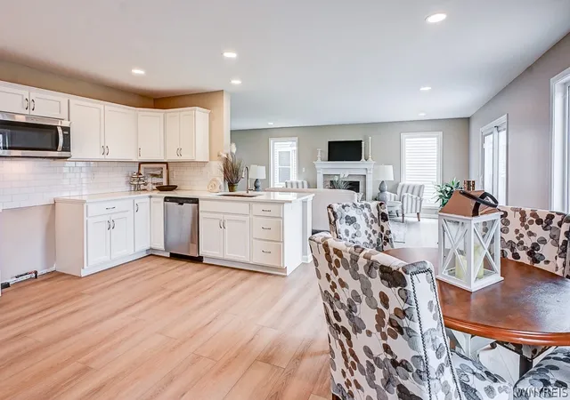 Homes for sale in Cheektowaga, NY | 150 Cloverleaf Ct #1, Cheektowaga, NY 14043 | MLS# B1656440