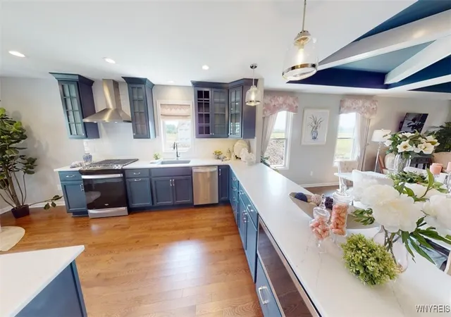 2nd image of 6673 Curtis Ct, Lockport Town, NY 14094 | MLS# B1656537