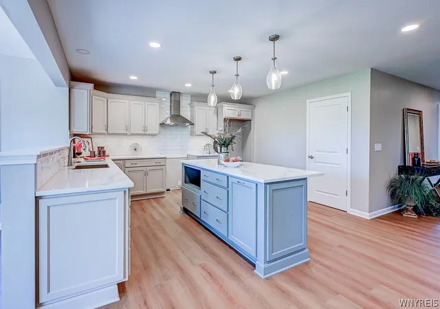 3rd image of 6683 Curtis Ct #14, Lockport Town, NY 14094 | MLS# B1656608