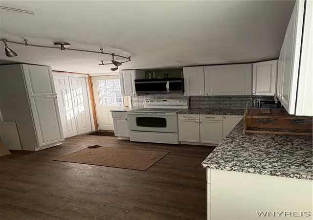 2nd image of 125 Chestnut St, Lockport City, NY 14094 | MLS# B1656692