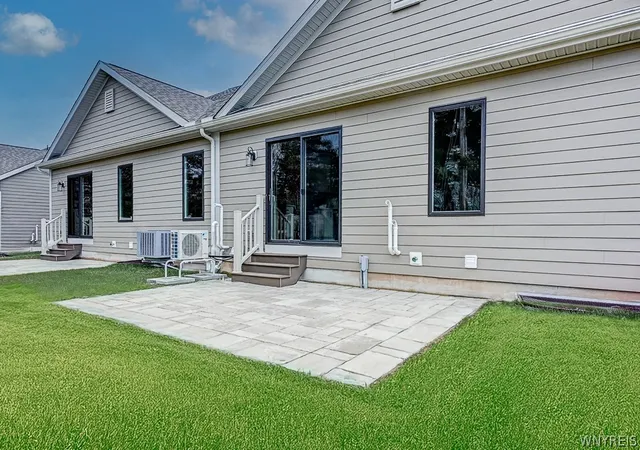 22nd image of 22 B Stonham Pl #0302, Amherst, NY 14221 | MLS# B1656851