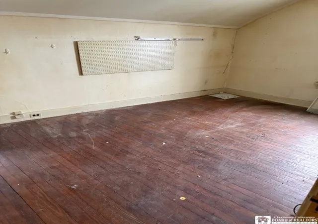 3rd image of 22 Hess St, Jamestown, NY 14701 | MLS# R1656914