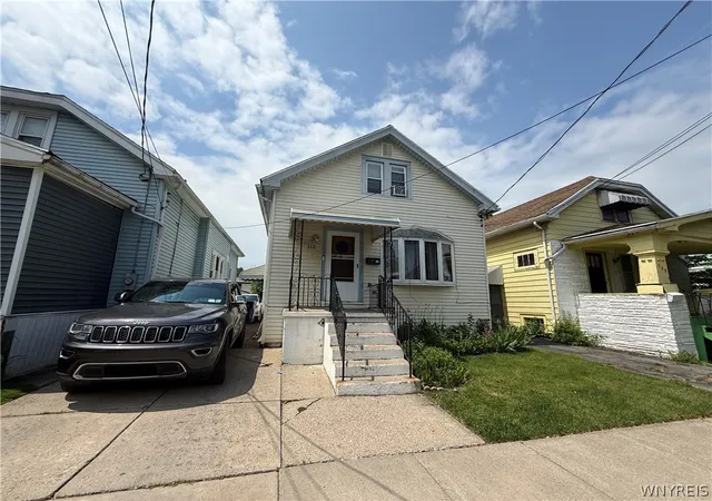 1st image of 112 Rosedale St, Buffalo, NY 14207 | MLS# B1654763