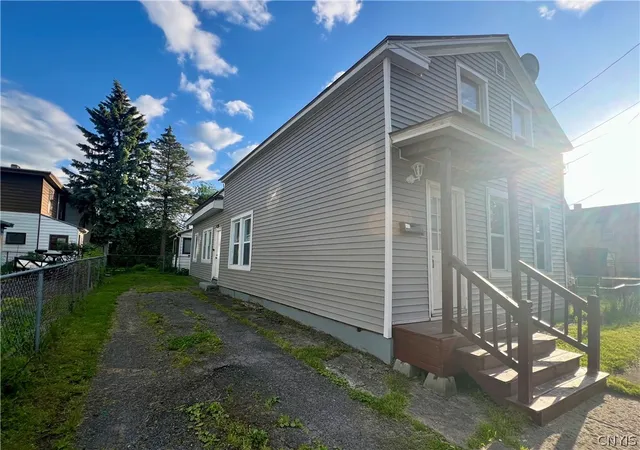 Homes for sale in Utica, NY | 707 Spring St, Utica, NY 13502 | MLS# S1657528