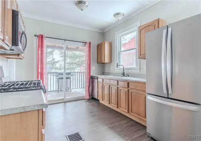 Photo 2 of Single family home for sale at 109 State Pl, Watertown, NY 13601 | MLS# S1657284 | Listing updated on 2026-07-22