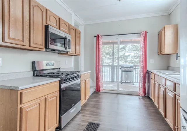Photo 3 of Single family home for sale at 109 State Pl, Watertown, NY 13601 | MLS# S1657284 | Listing updated on 2026-07-22