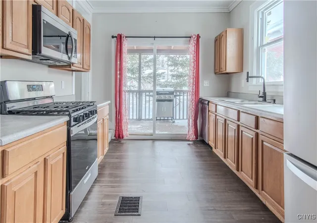Photo 4 of Single family home for sale at 109 State Pl, Watertown, NY 13601 | MLS# S1657284 | Listing updated on 2026-07-22