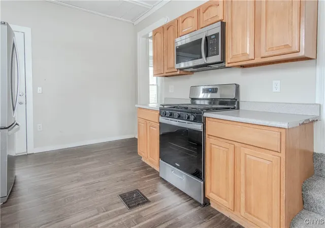 Photo 5 of Single family home for sale at 109 State Pl, Watertown, NY 13601 | MLS# S1657284 | Listing updated on 2026-07-22
