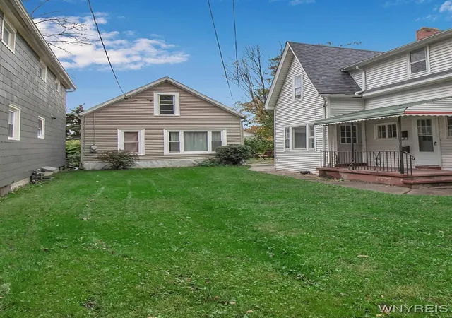 3rd image of 64 Clay St, Buffalo, NY 14207 | MLS# B1656141
