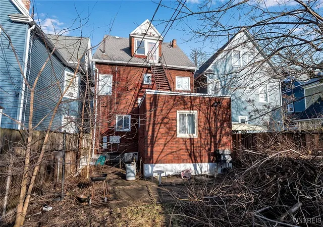 31st image of 371 Potomac Ave, Buffalo, NY 14213 | MLS# B1657150