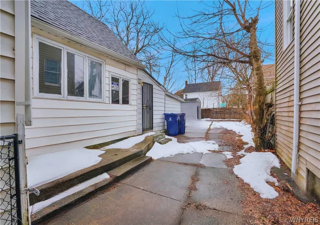 Photo 3 of Single family home for sale at 145 Arkansas St, Buffalo, NY 14213 | MLS# B1655498 | Listing updated on 2026-07-22