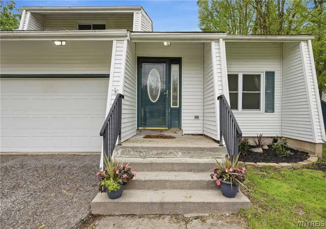 2nd image of 2972 Rosemarie Cir, Newfane, NY 14108 | MLS# B1657664