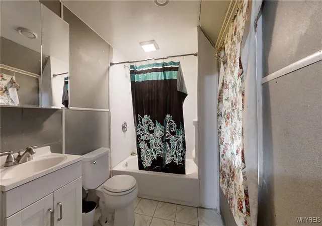 Homes for sale in Buffalo, NY | 52 Dart St, Buffalo, NY 14213 | MLS# B1657917