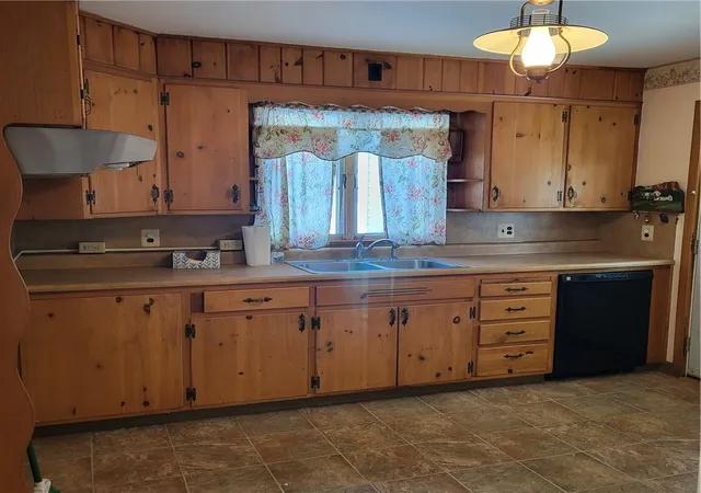 Homes for sale in Smethport Boro, PA | 808 W Water, Smethport Boro, PA 16749 | MLS# R1657910