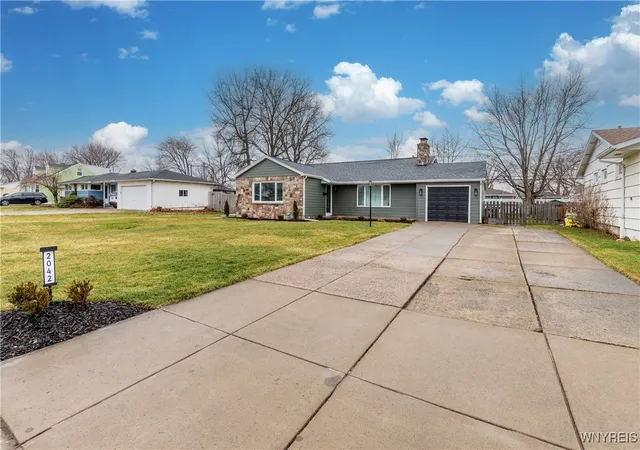 4th image of 2042 Parker Blvd, Tonawanda, NY 14150 | MLS# B1657789