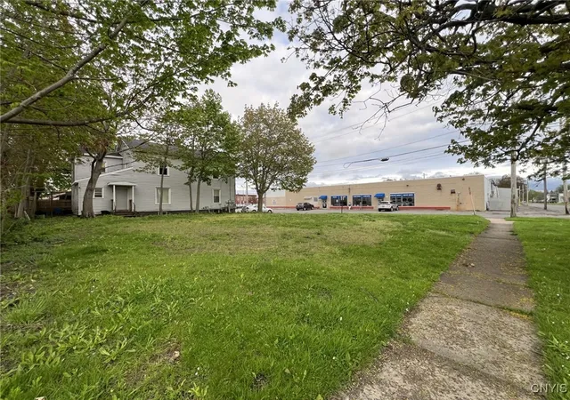 4th image of 120 Beech St, Fulton, NY 13069 | MLS# S1658338