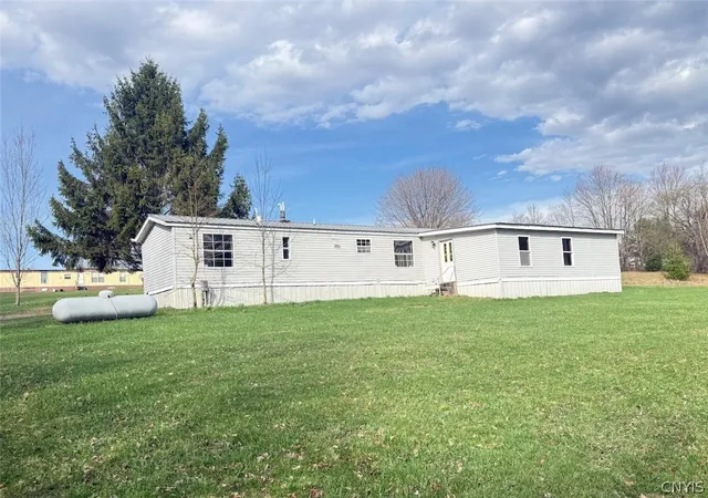 Homes for sale in Amboy, NY | 18 Little Pond Rd, Amboy, NY 13493 | MLS# S1658155