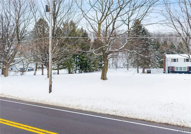 Homes for sale in De Witt, NY | 1077 Nottingham Rd, De Witt, NY 13078 | MLS# S1657636