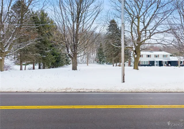 Homes for sale in De Witt, NY | 1077 Nottingham Rd, De Witt, NY 13078 | MLS# S1657636