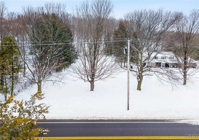 Homes for sale in De Witt, NY | 1077 Nottingham Rd, De Witt, NY 13078 | MLS# S1657636