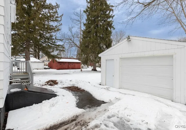 Homes for sale in Fulton, NY | 415 W 2nd St S, Fulton, NY 13069 | MLS# S1658523