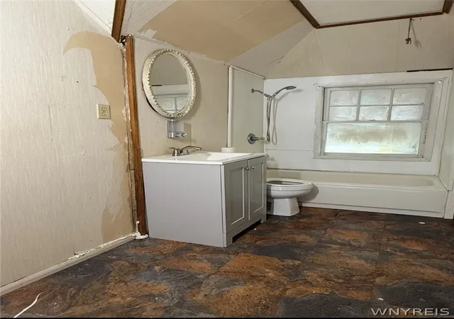 3rd image of 184 Rodney Ave, Buffalo, NY 14214 | MLS# B1658587