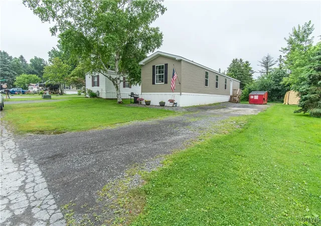 Photo 3 of Manufactured home for sale at 17481 US Route 11 #51, Watertown, NY 13601 | MLS# S1658435 | Listing updated on 2026-07-22