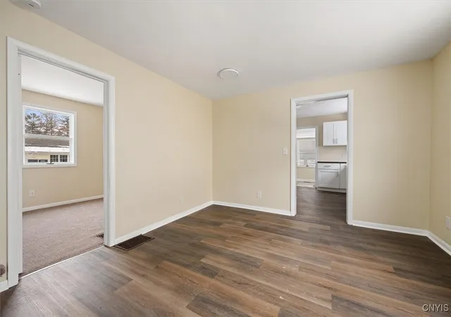 Photo 4 of Single family home for sale at 546 Stone St, Oneida, NY 13421 | MLS# S1658692 | Listing updated on 2026-07-20