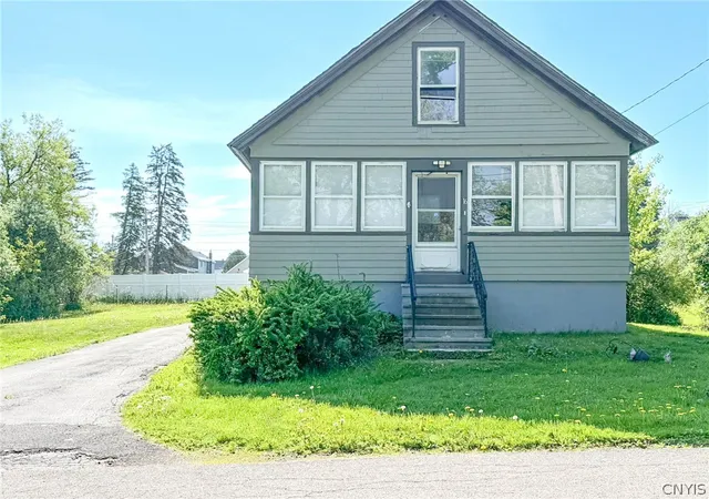 Photo 2 of Single family home for sale at 16 1st Street, Yorkville, NY 13495 | MLS# S1659011 | Listing updated on 2026-07-23